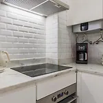 Modern In Bairro Alto By Lovelystay Лісабон