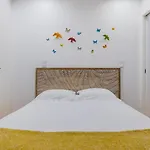 Апартаменти Modern In Bairro Alto By Lovelystay *