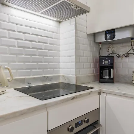 Modern In Bairro Alto By Lovelystay Lisboa