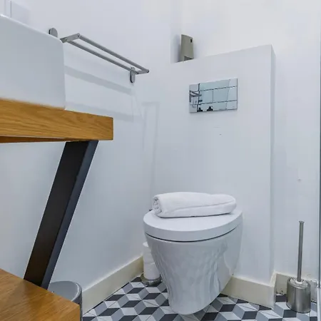 Modern In Bairro Alto By Lovelystay *