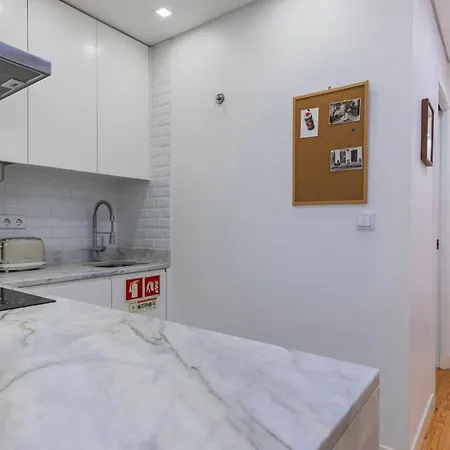 Modern In Bairro Alto By Lovelystay